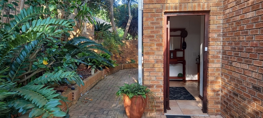 4 Bedroom Property for Sale in Outeniqua Strand Western Cape